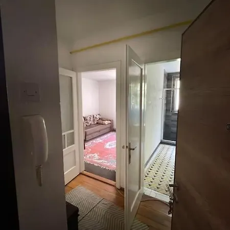 Ugodna Garsonjera U Centru Grada + Free Parking *